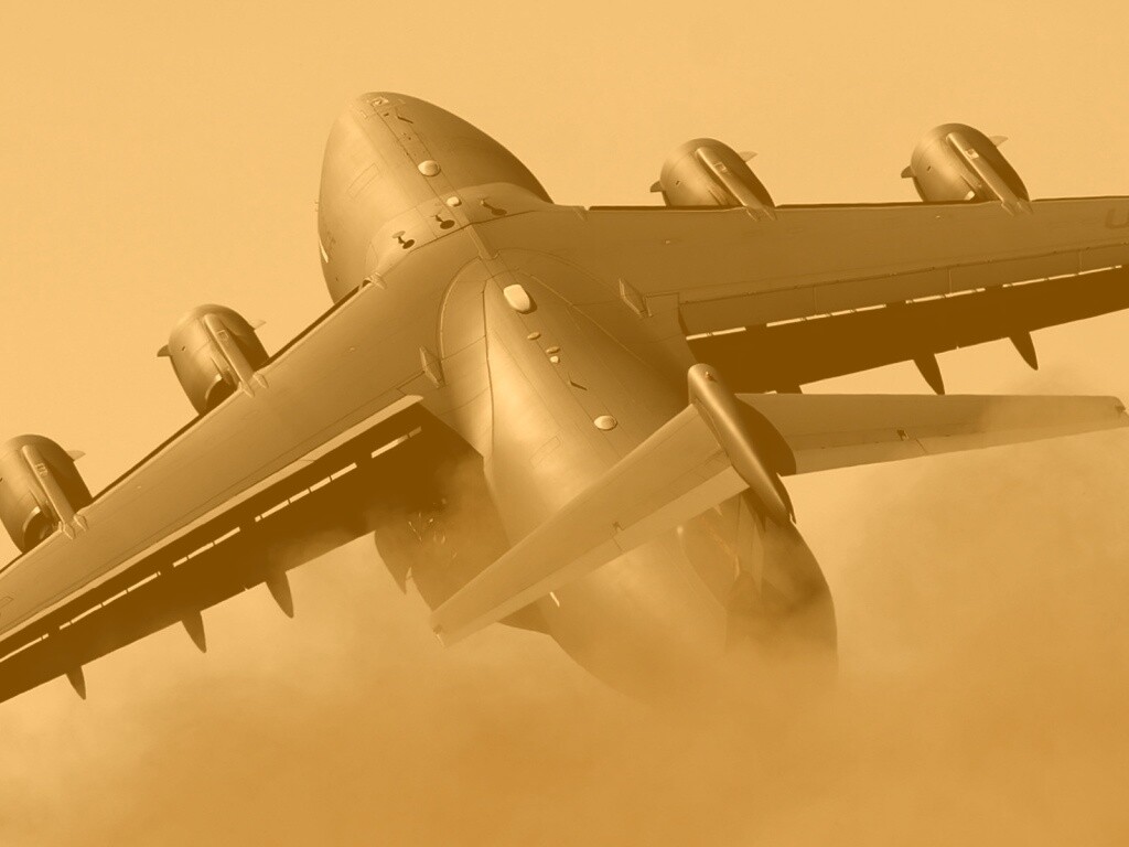 Большой грузовой самолет на взлете обои