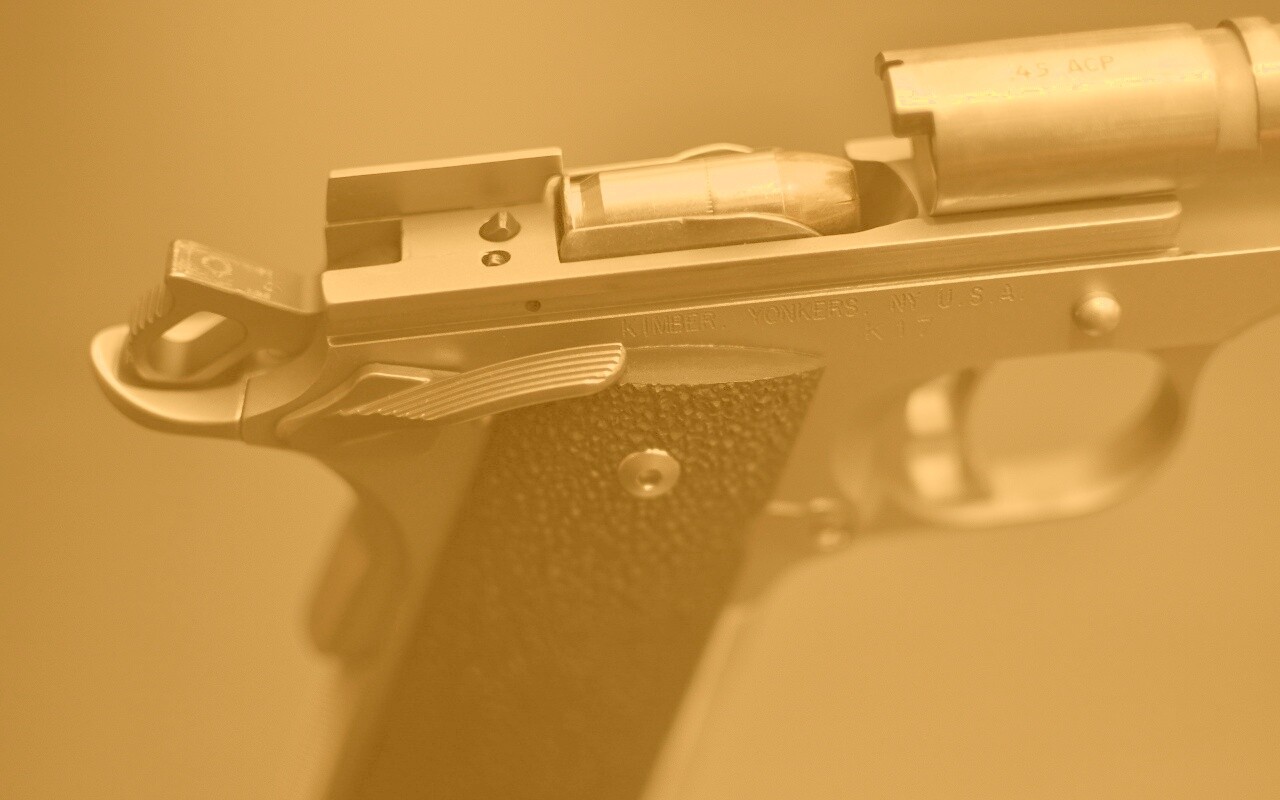 Разобранный пистолет обои