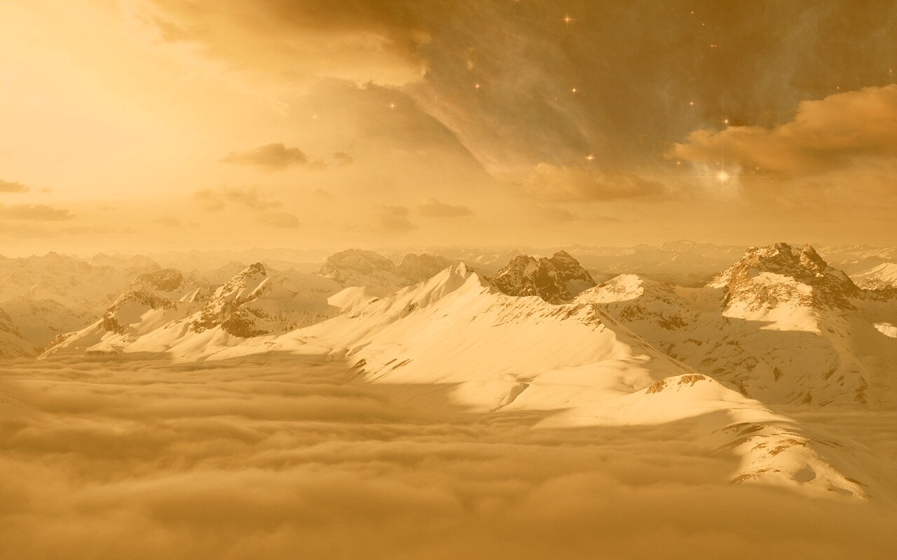 Горный хребет над облаками обои