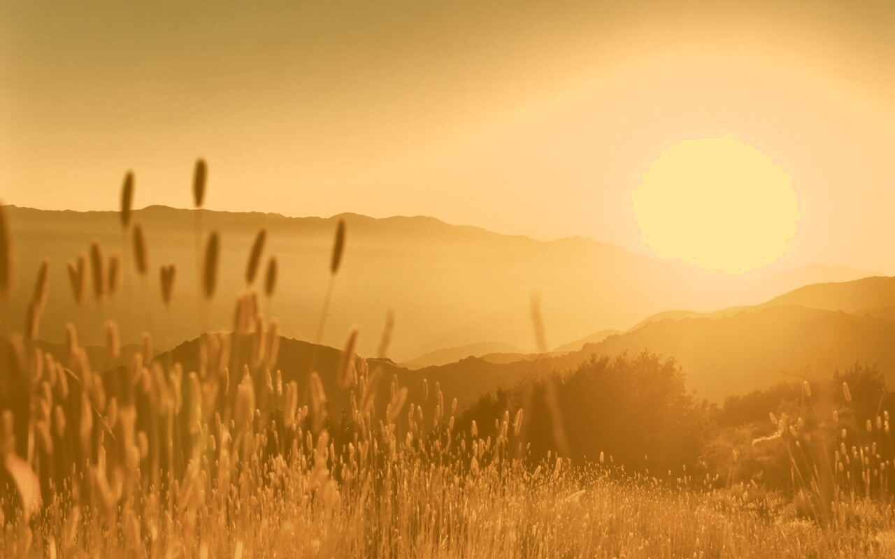 Восход над холмами обои