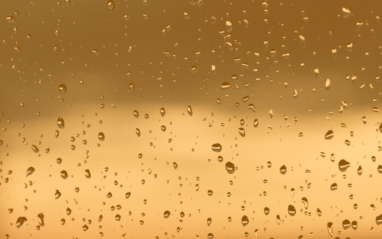 Капли на стекле обои
