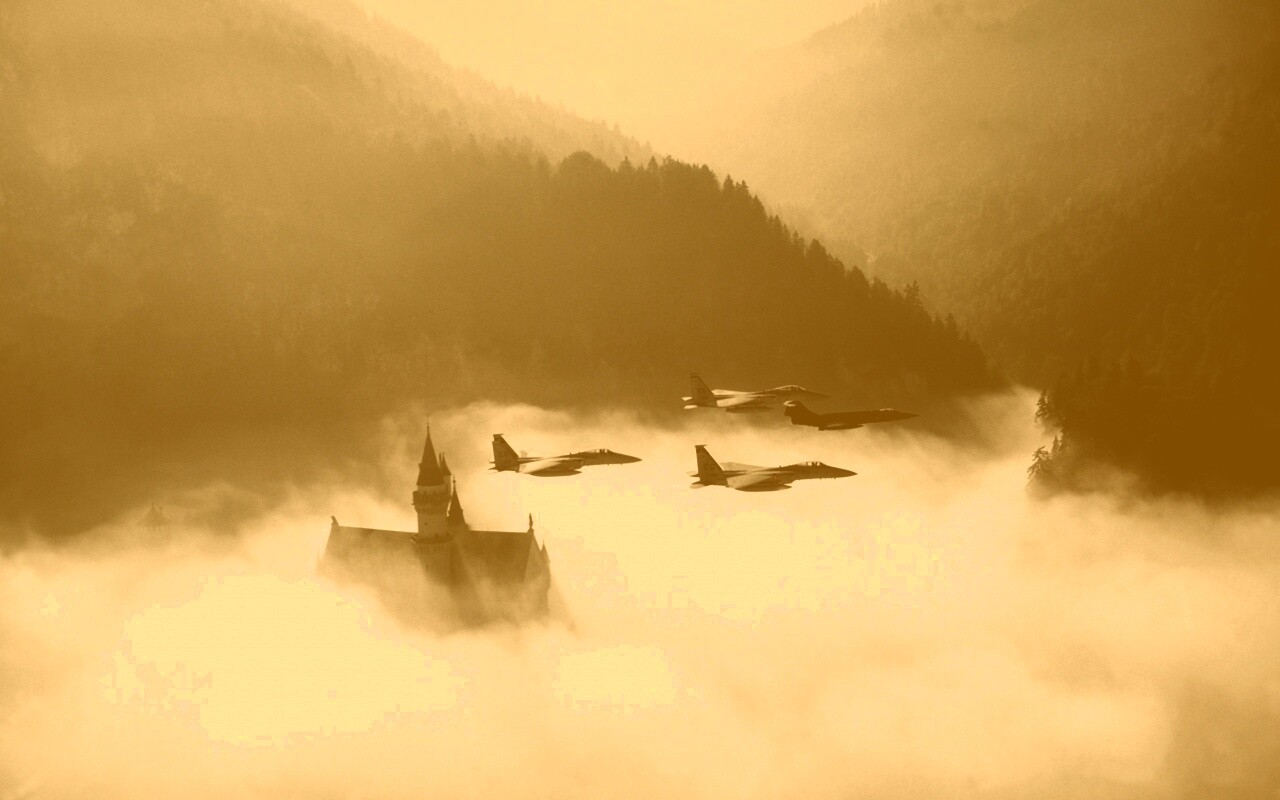 Истребители над замком обои