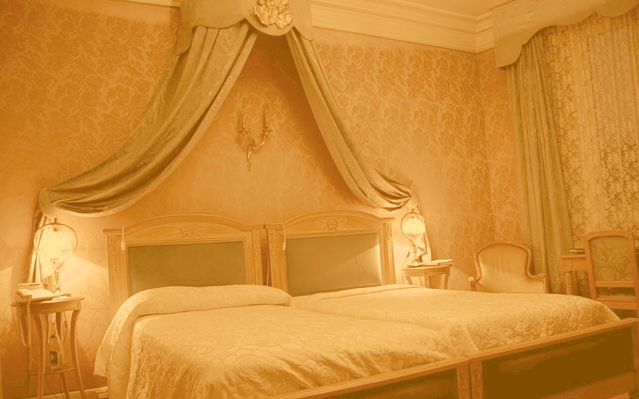 Спальня обои