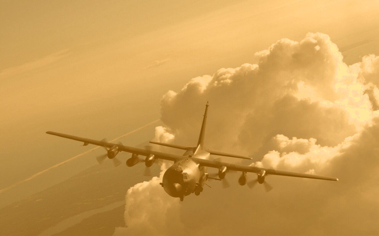 Самолет АС-130 обои