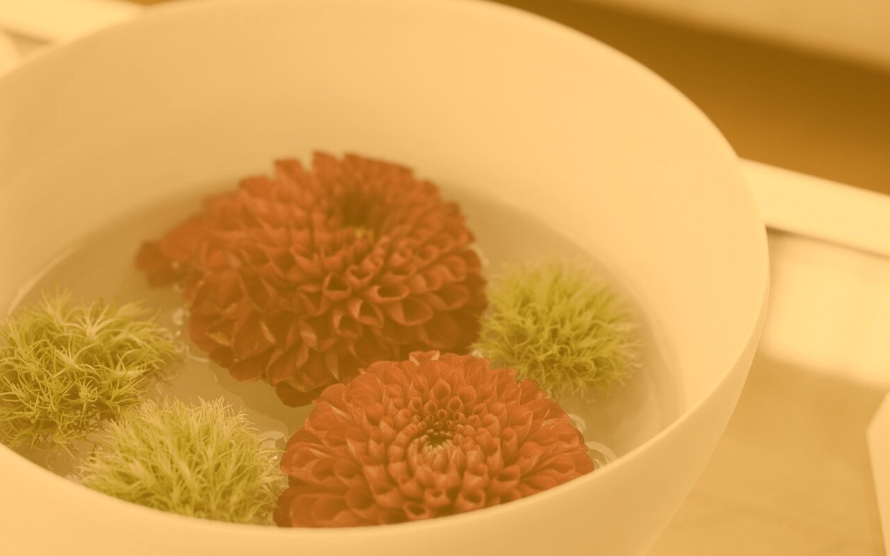 Чаша с цветами обои