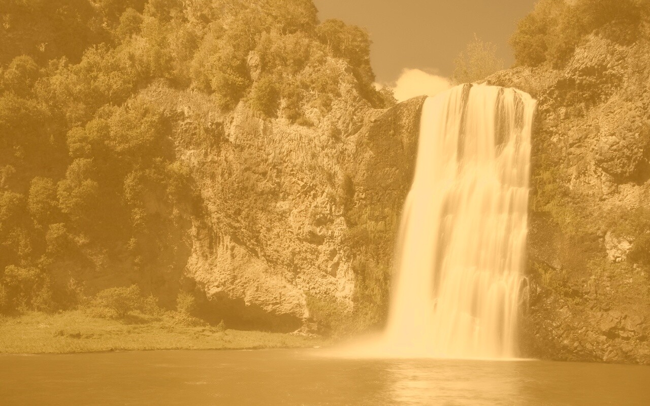 Скалистый водопад обои
