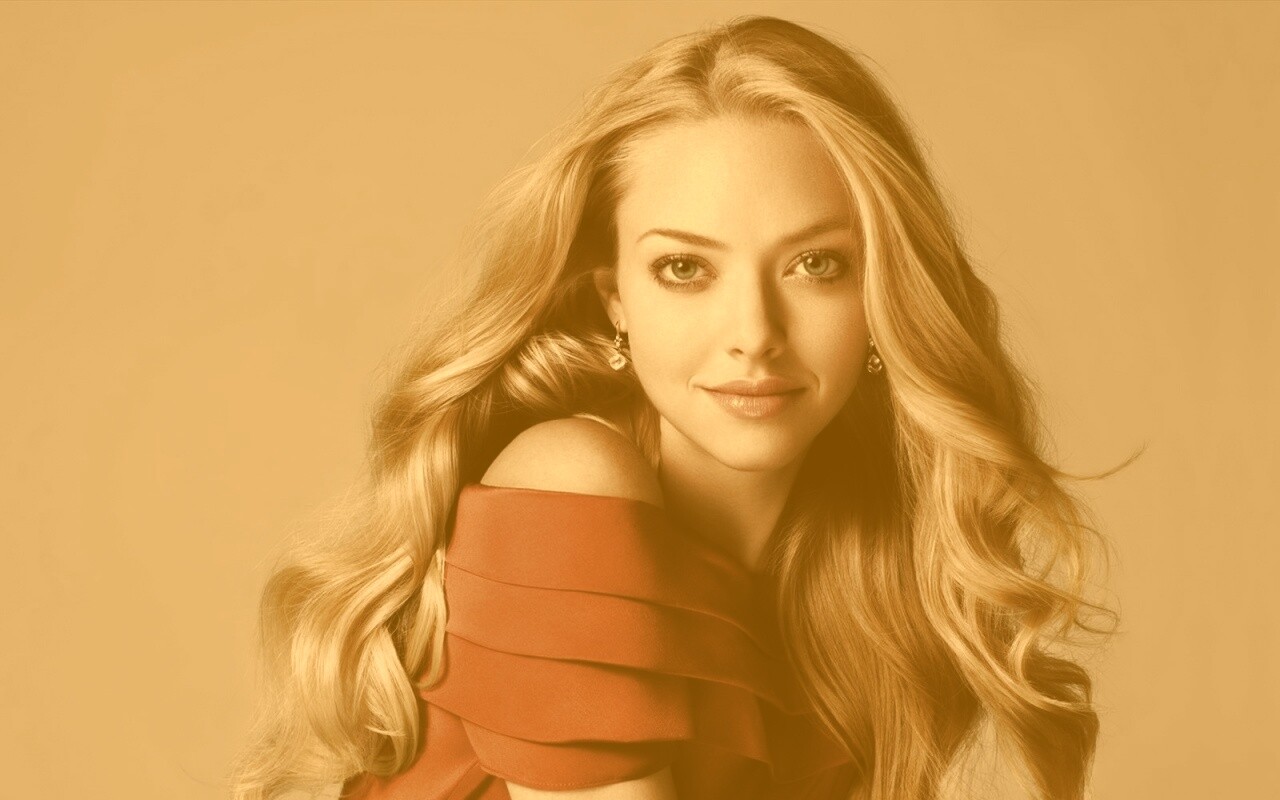 Красавица Аманда Сэйфрид обои