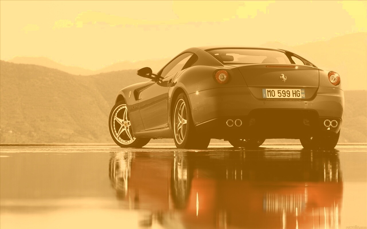 Ferrari в отражении обои