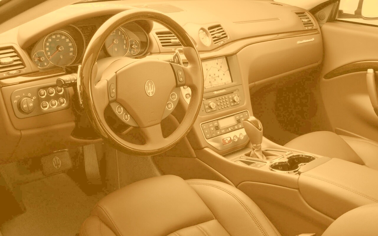 Салон Maserati Granturismo обои