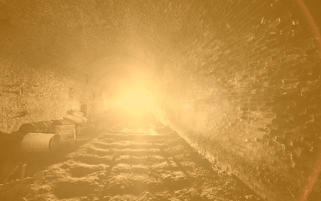 Захламленный тоннель обои