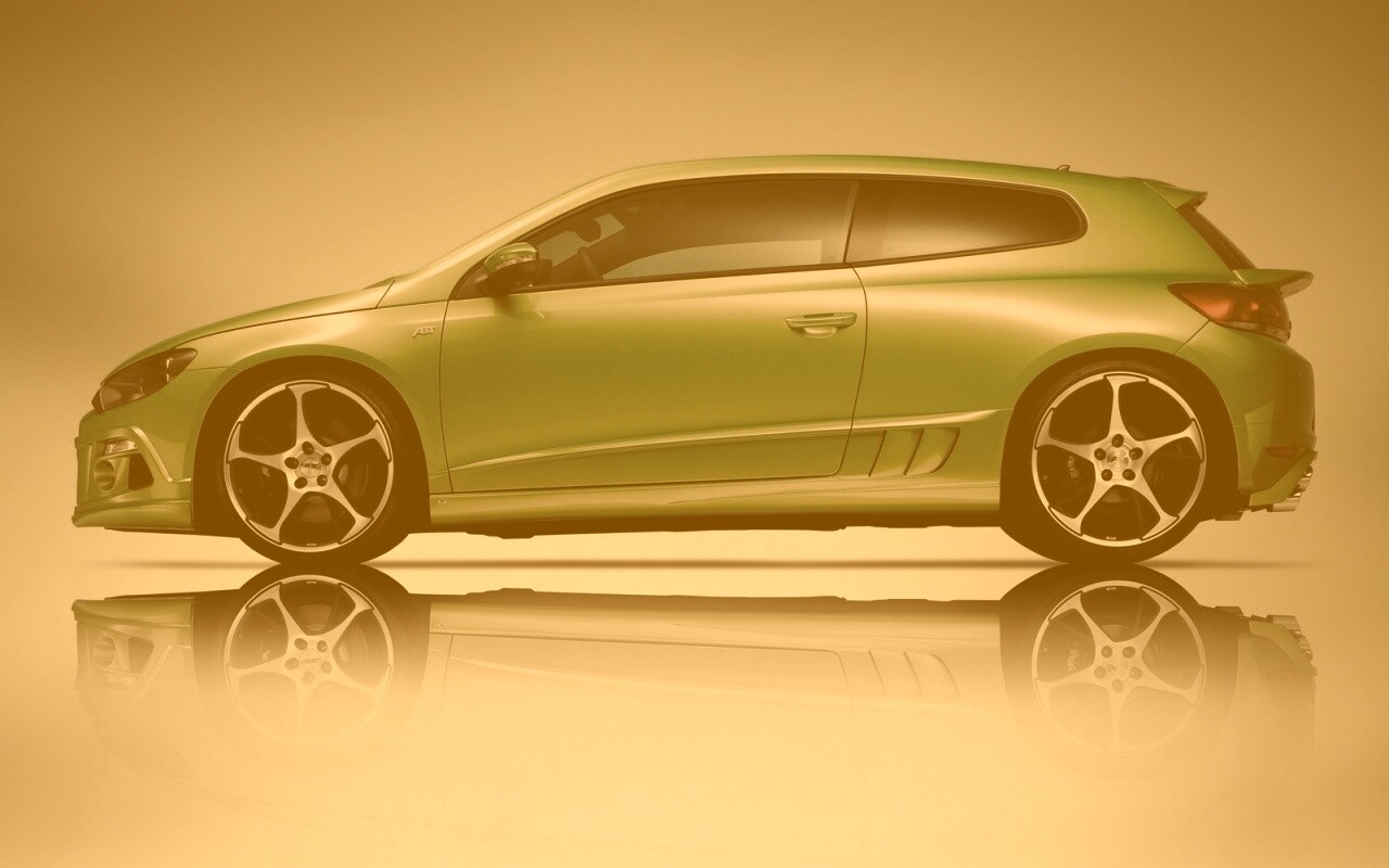 Зелёный трёхдверный хэтчбек обои