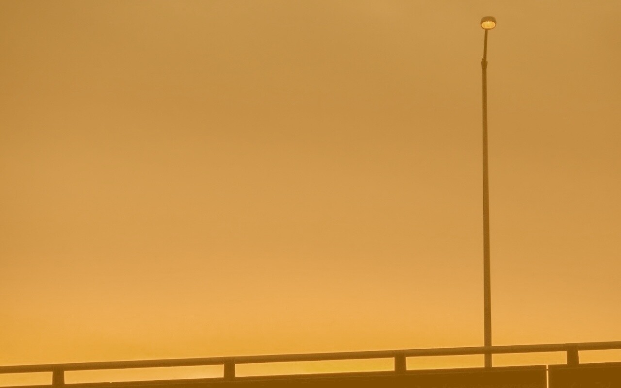 Одинокий фонарь обои