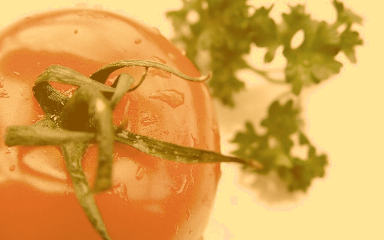 Свежая помидорка обои