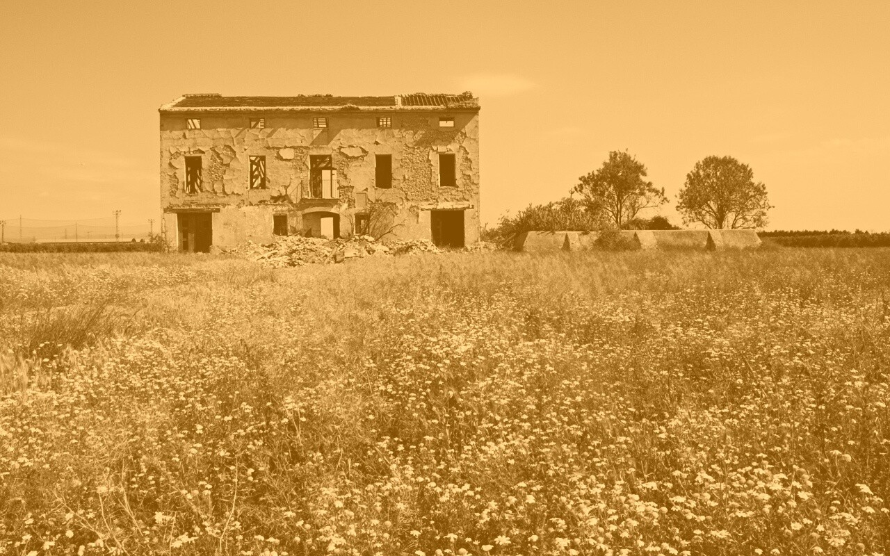 Руины жилого дома обои