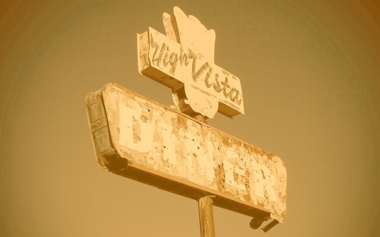 Вывеска заброшенного ресторанчика обои