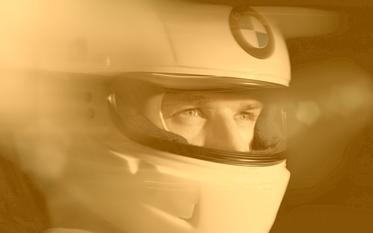 Гонщик BMW обои