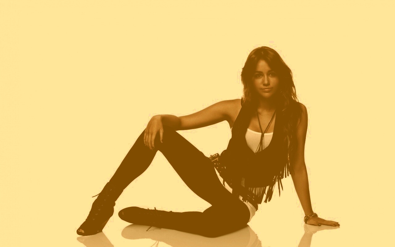 Девушка в черном обои