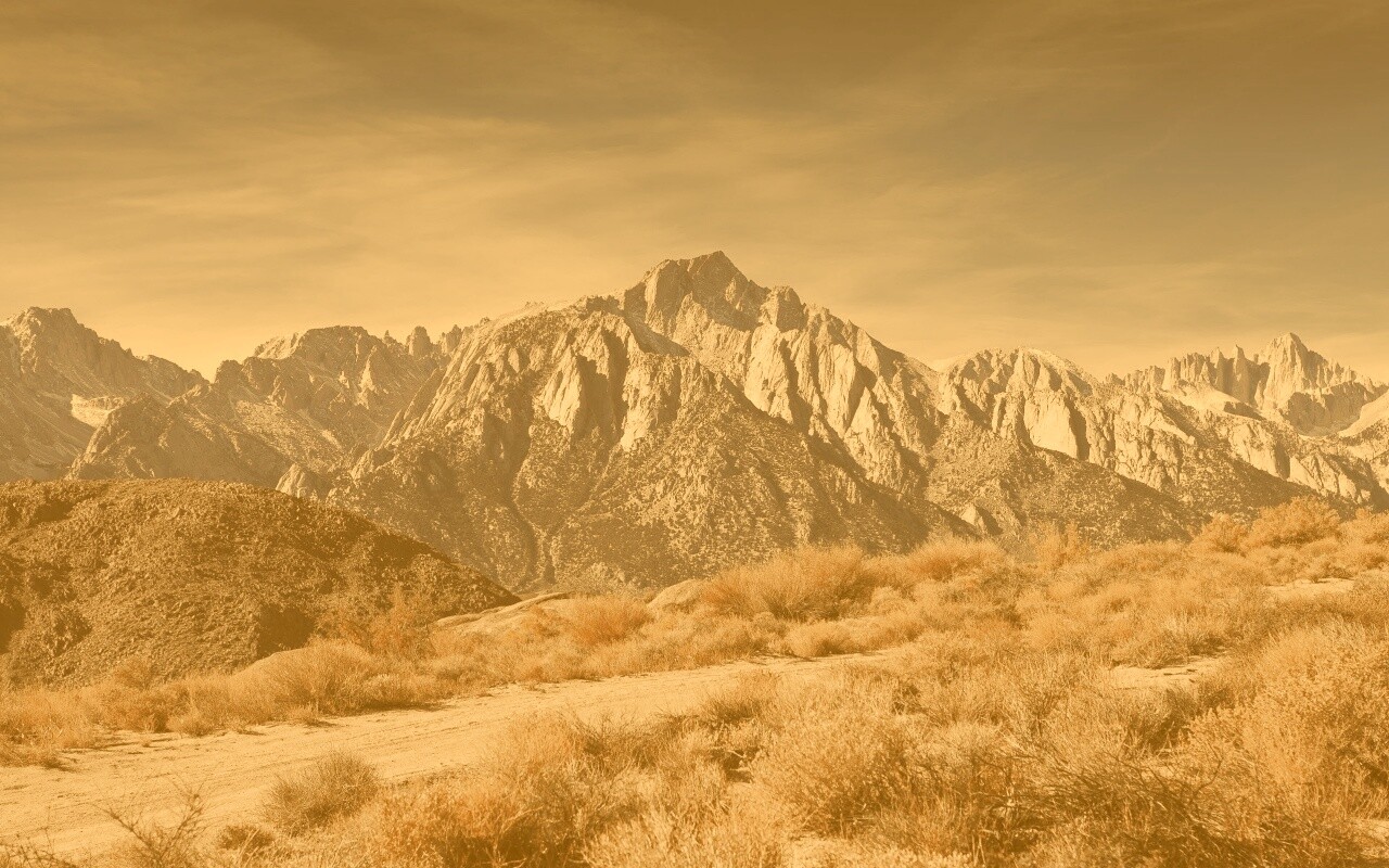 Горы у пустыни обои