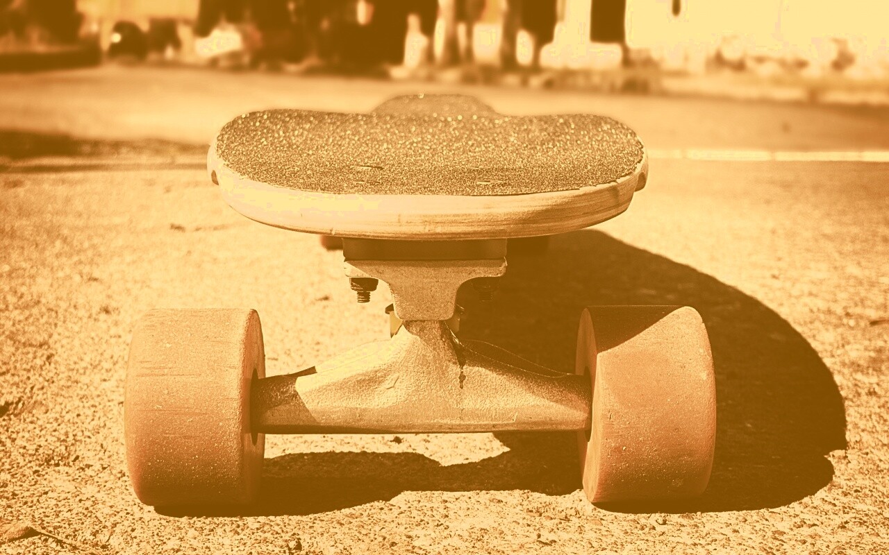 Скейтборд на солнце обои