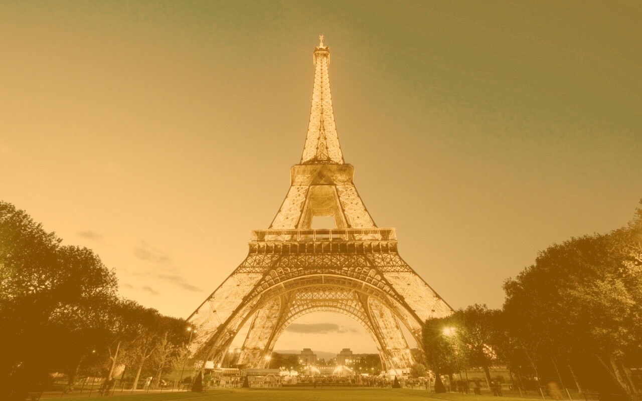 Светящаяся эйфелева башня обои