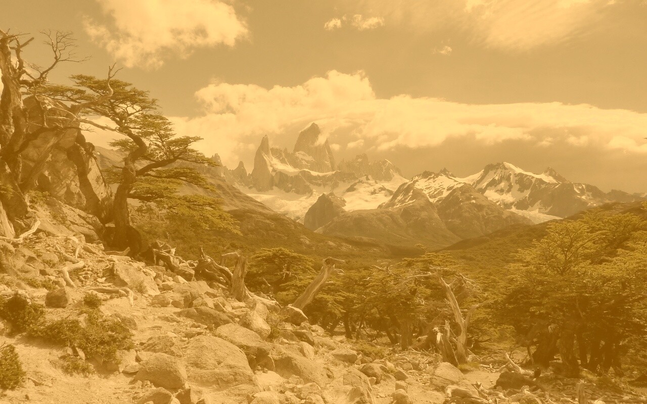 Далекие горные вершины обои