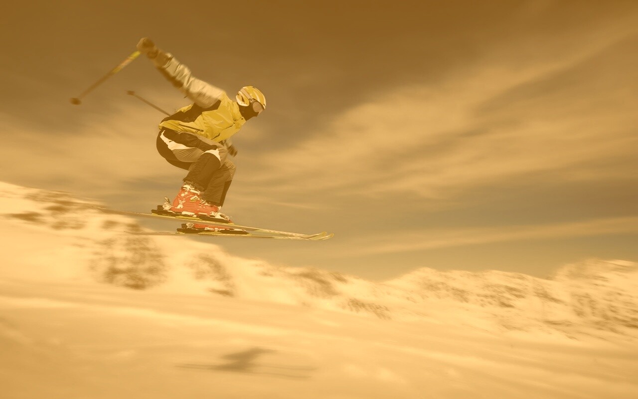 Лыжник в прыжке обои