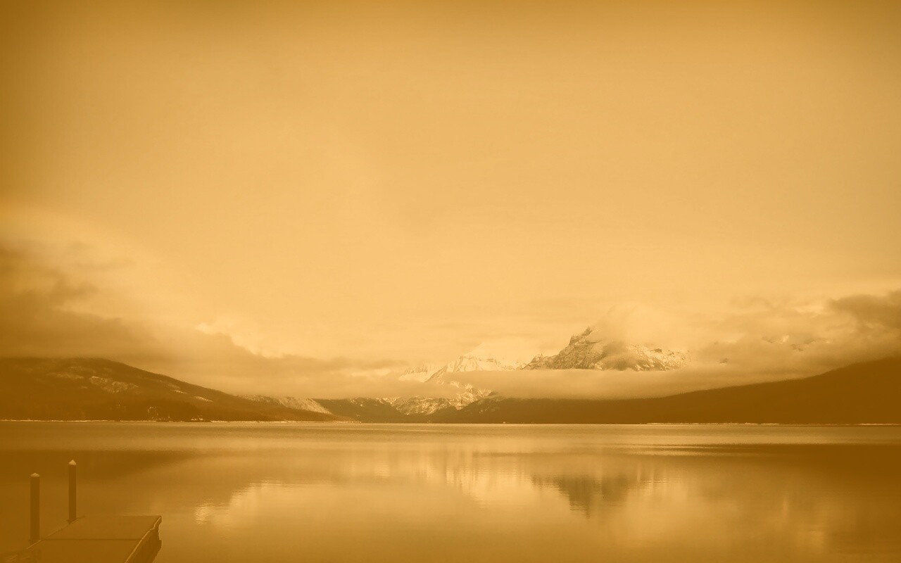 Спокойное горное озеро обои