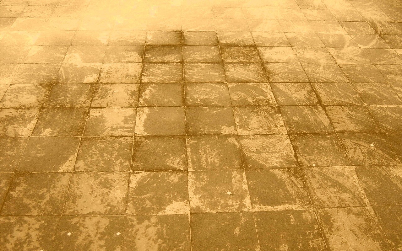 Дорога из серой плитки обои