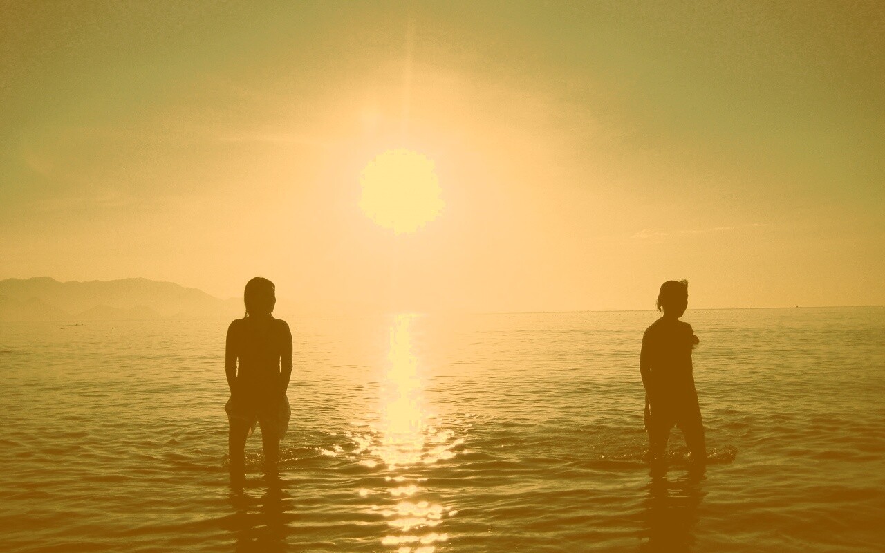 Море, солнце, девушки обои