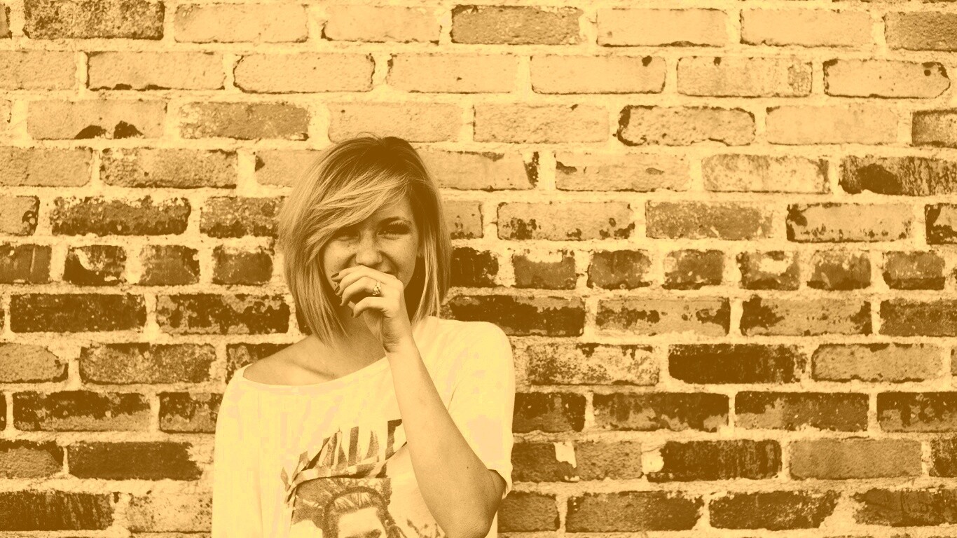 Смеющаяся девушка обои