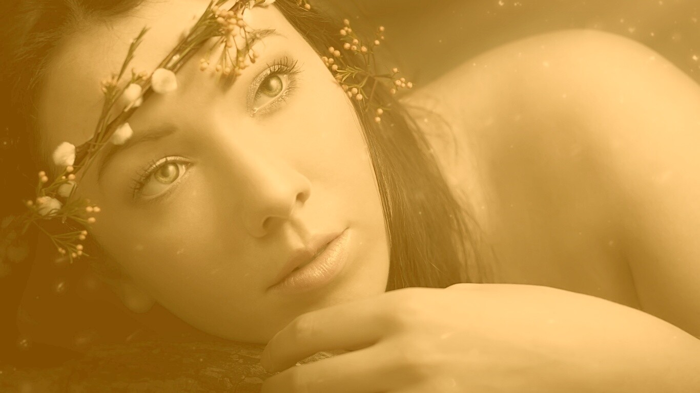 Девушка в венке обои