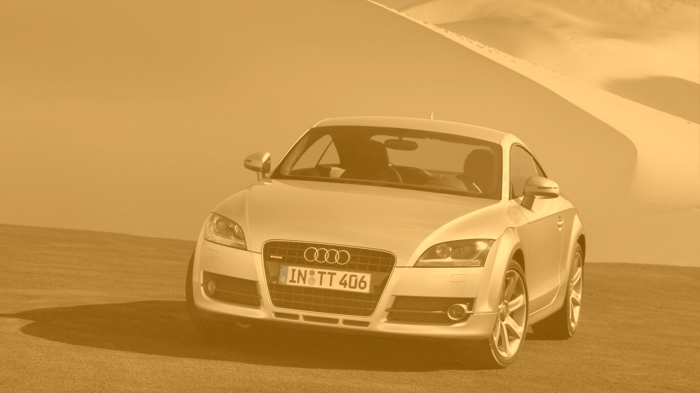 Audi TT на фоне снега обои