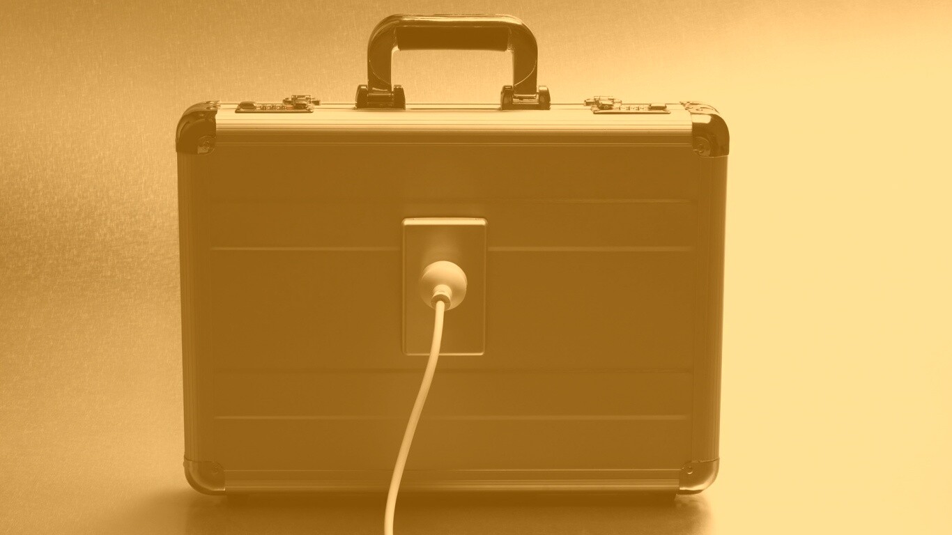 Розетка на кейсе обои