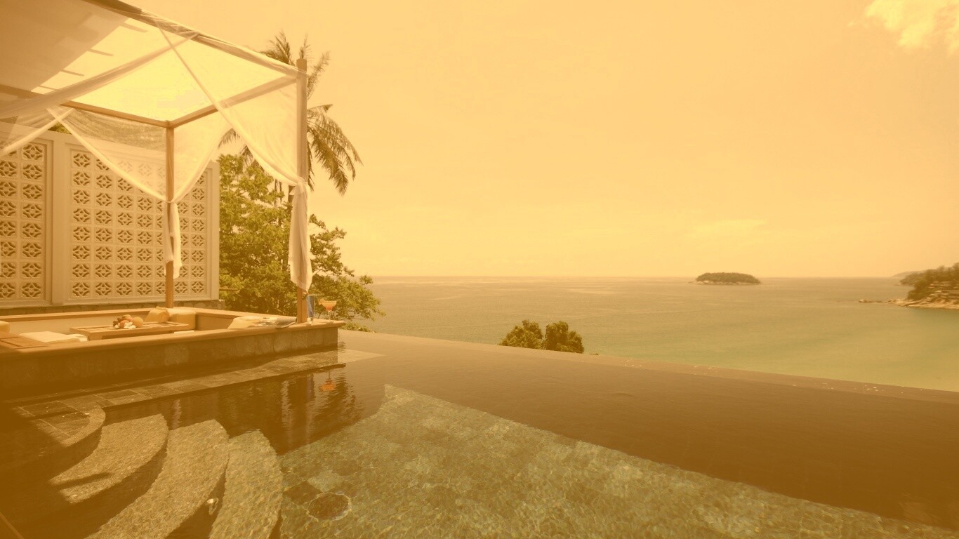 Бассейн на берегу моря обои