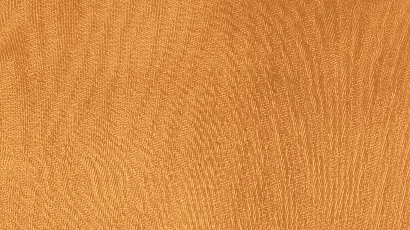 Бордовая узорчатая ткань обои