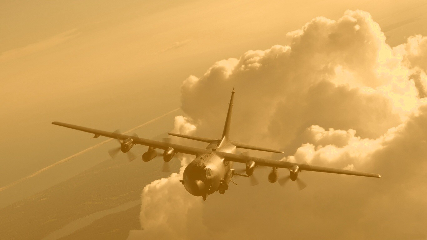 Самолет АС-130 обои