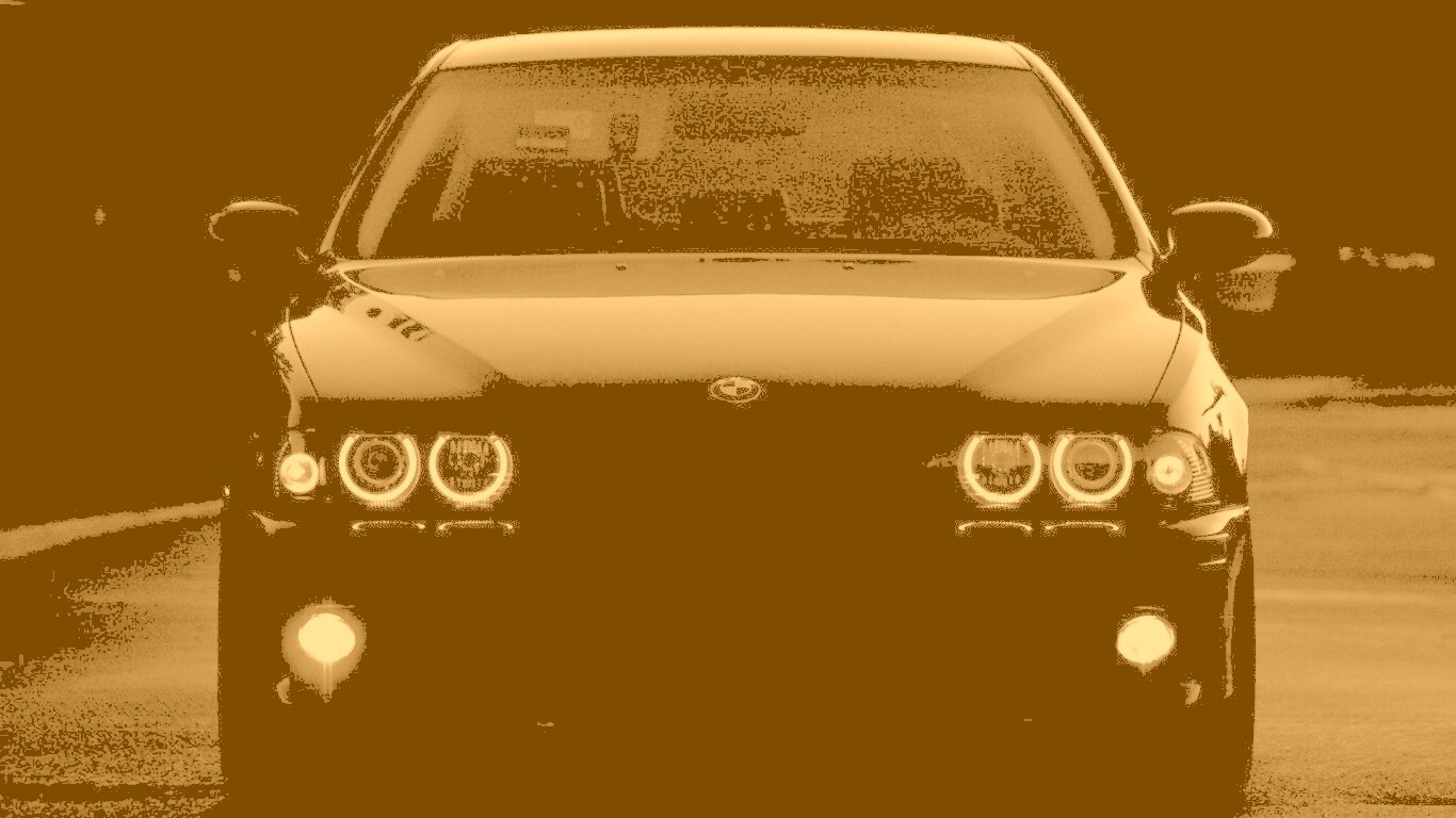 Чёрный BMW обои