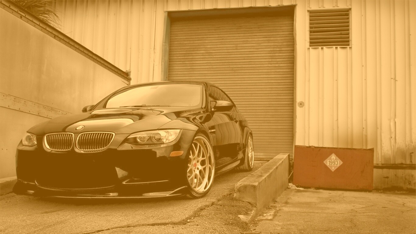 Чёрный БМВ обои