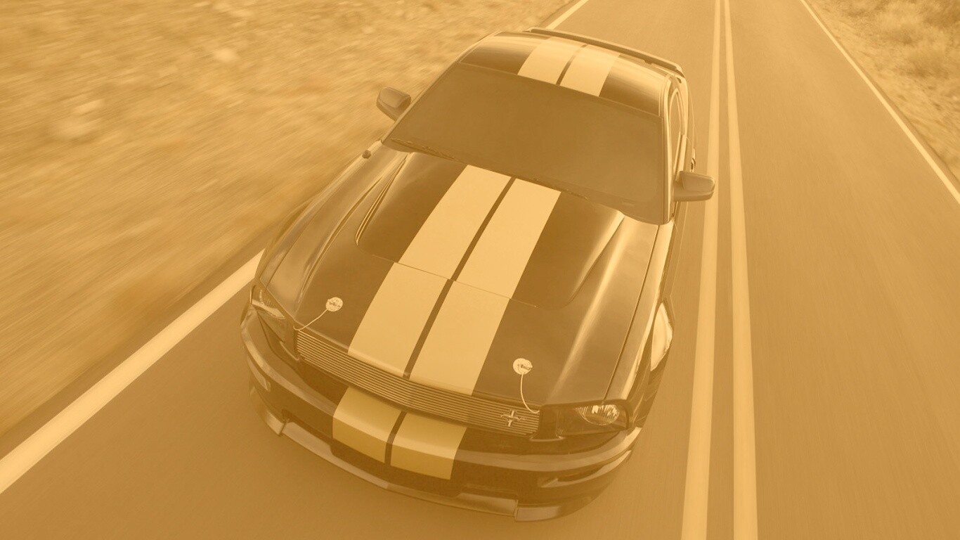 Ford Mustang  с гоночными полосками обои