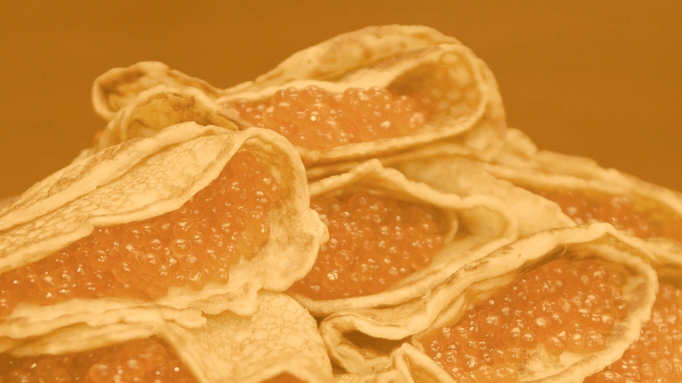 Блины с красной икрой обои