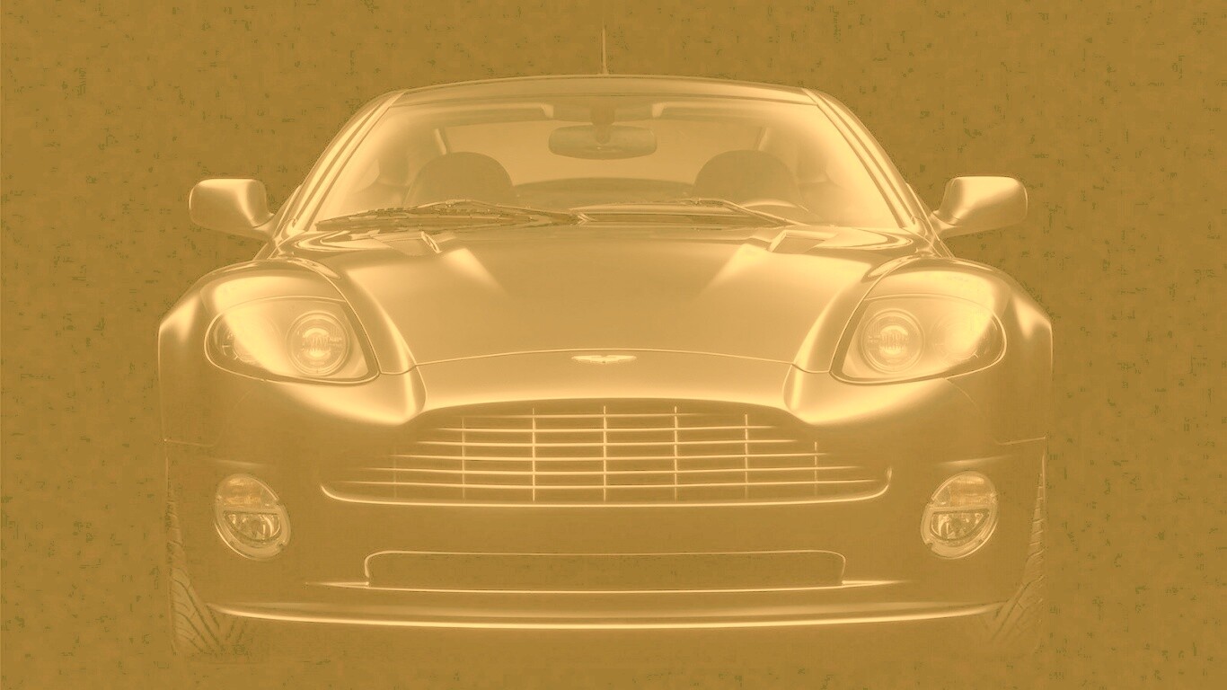 Aston Martin Vanqish обои