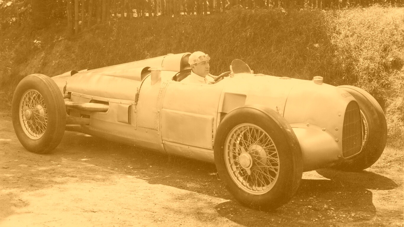 Старинный гоночный автомобиль обои