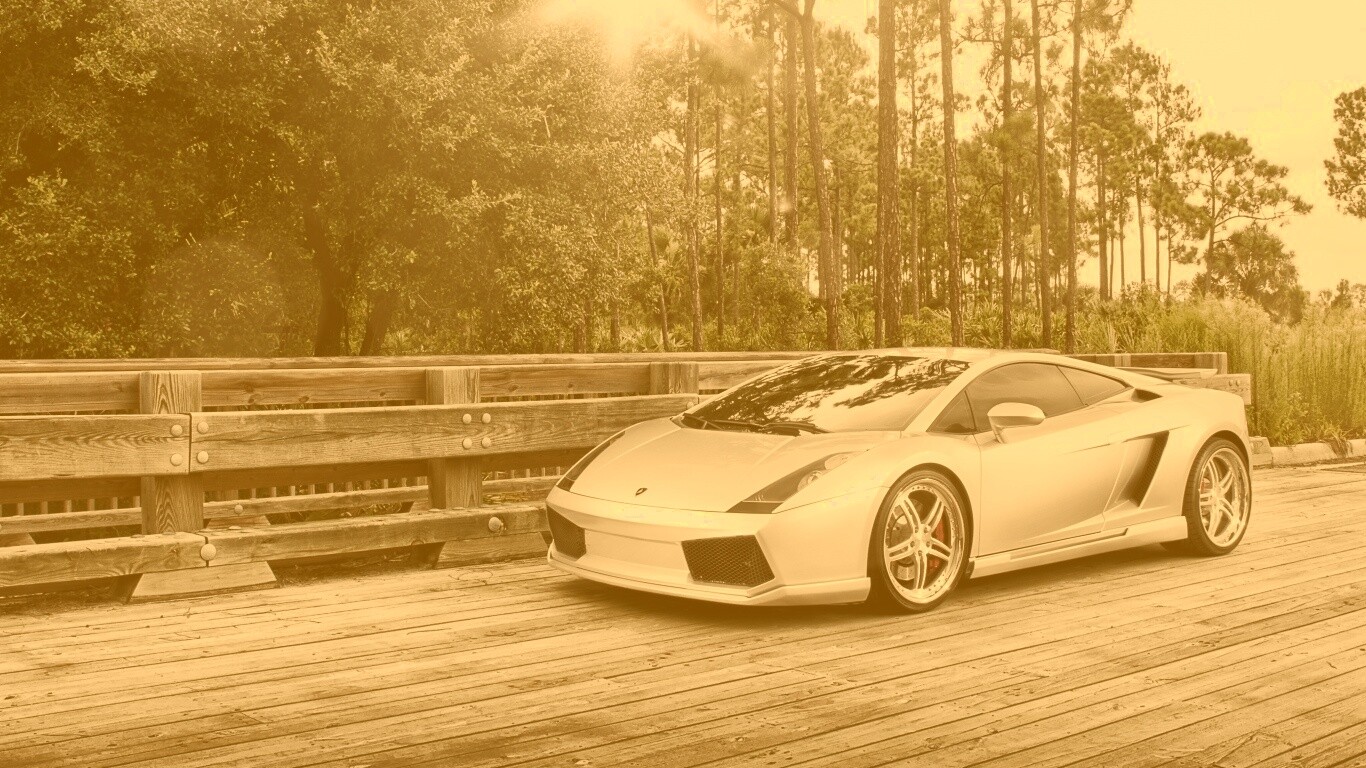 Ламбоджини на мосту в лесу обои