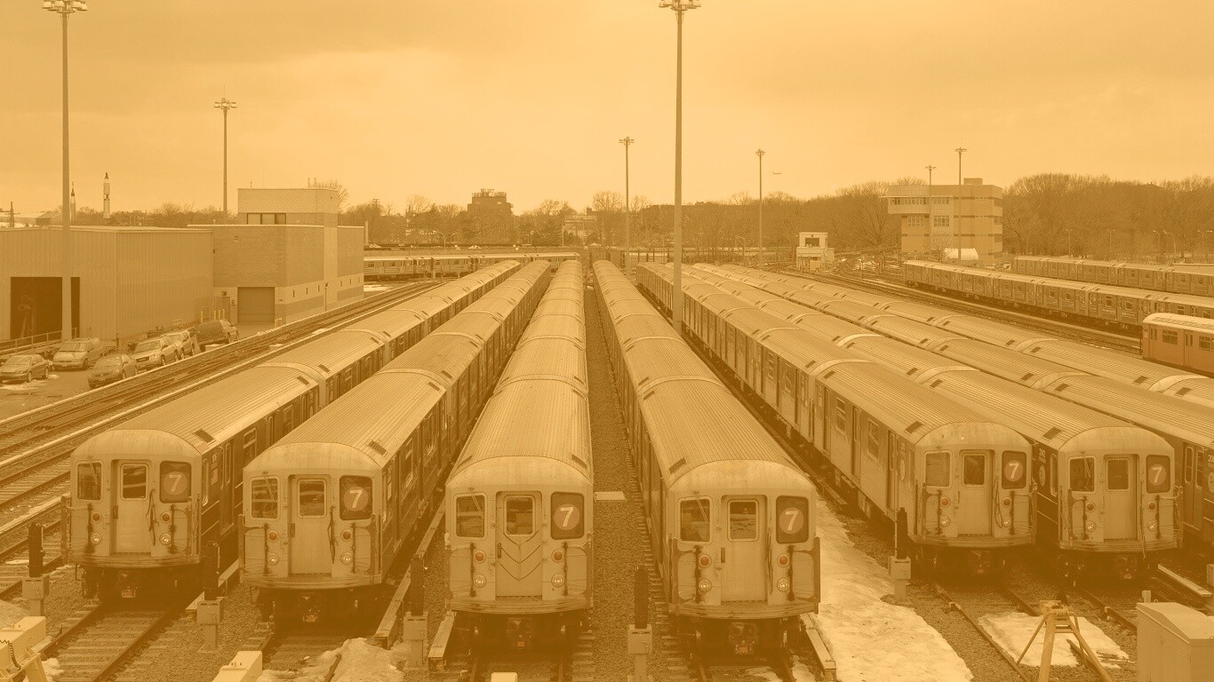 Вагоны метро на стоянке обои