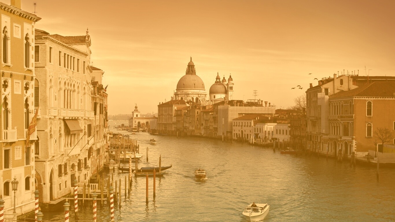 Канал в Венеции обои