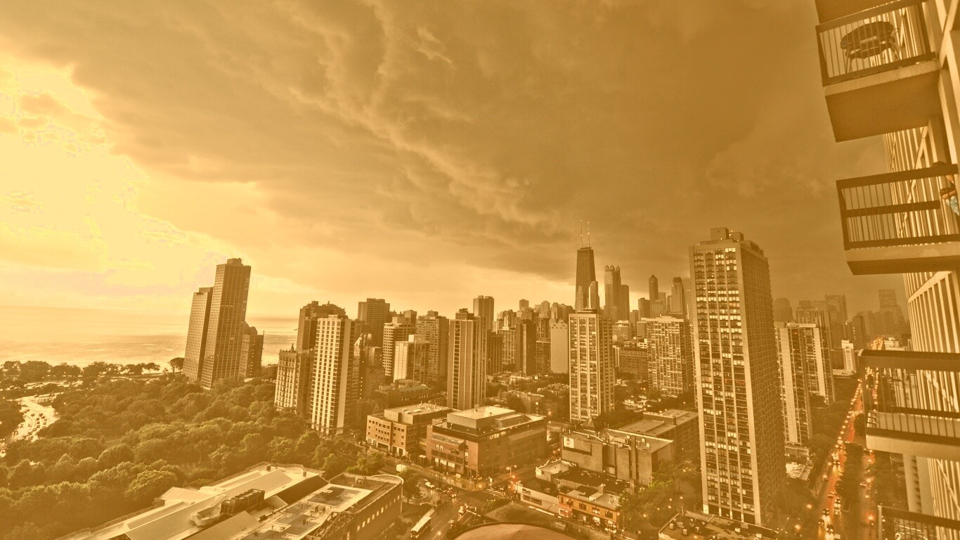 Туча над городом обои