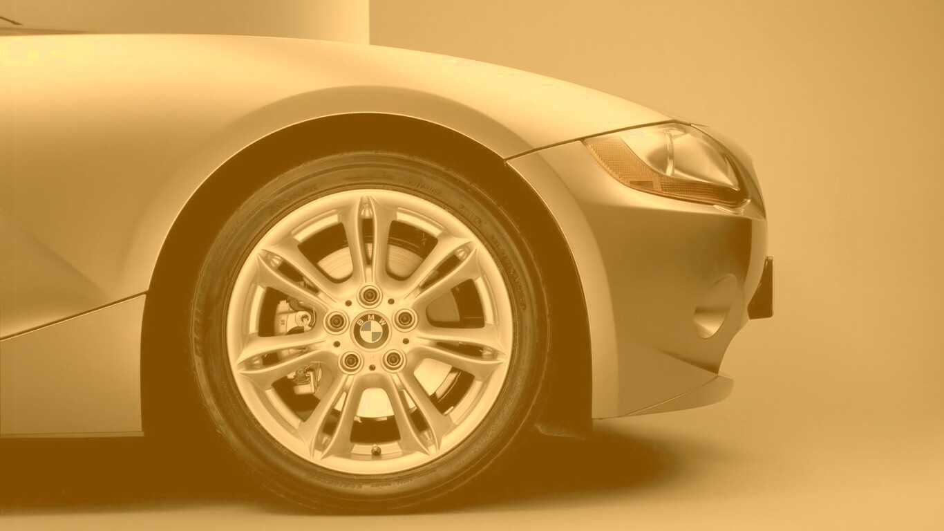 Переднее колесо автомобиля БМВ обои