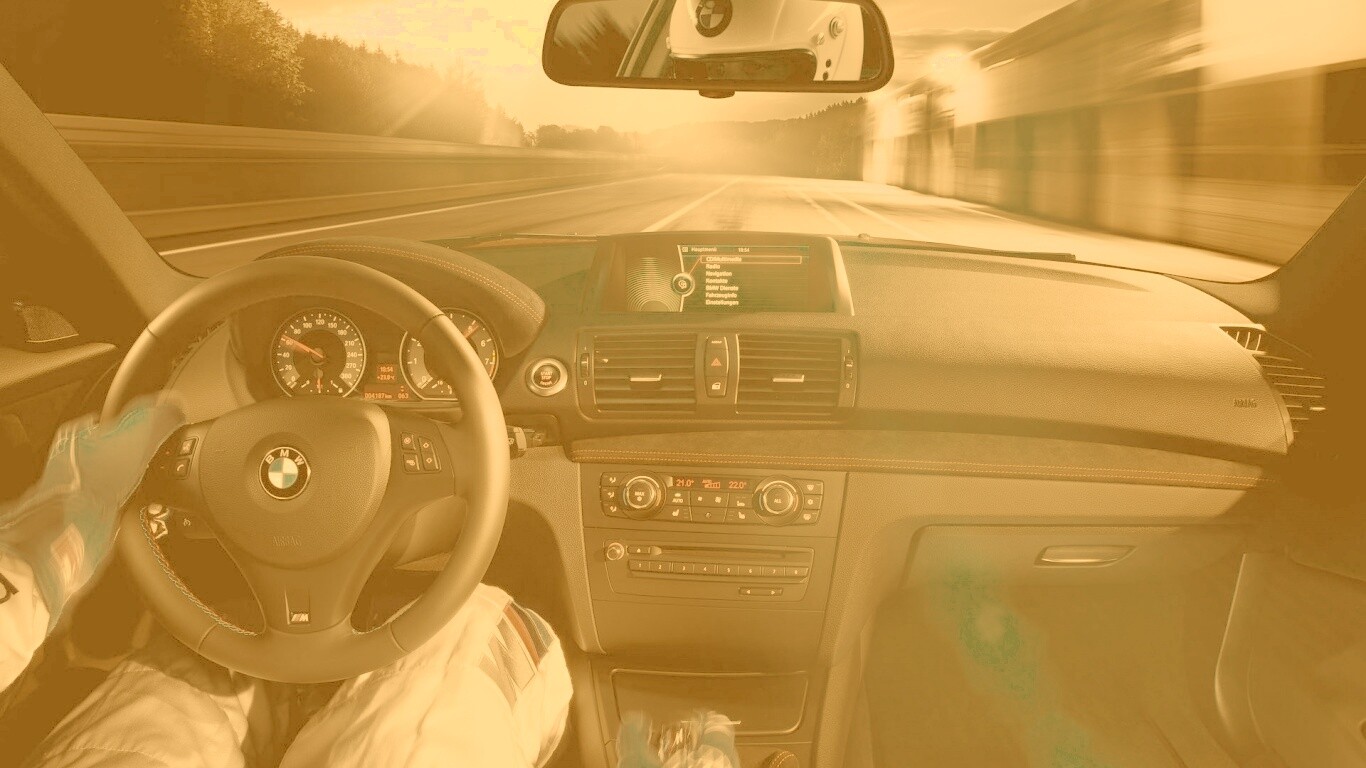 За рулём BMW обои