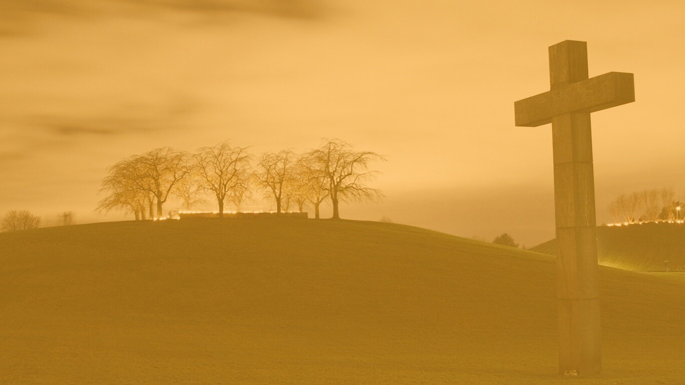 Каменный крест обои