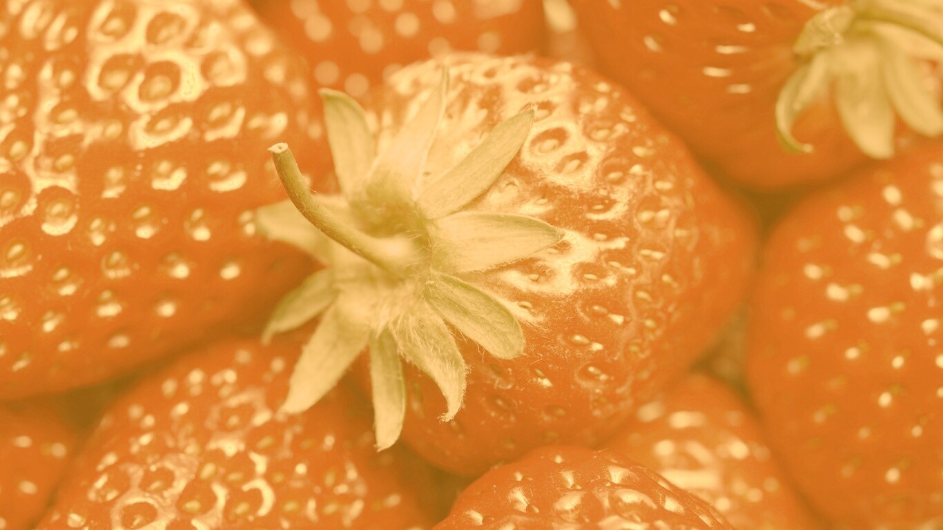 Сочная клубничка обои